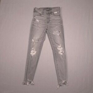 American Eagle Super Hi-Rise Jegging Size 2 X-Short Grey Distressed Jeans